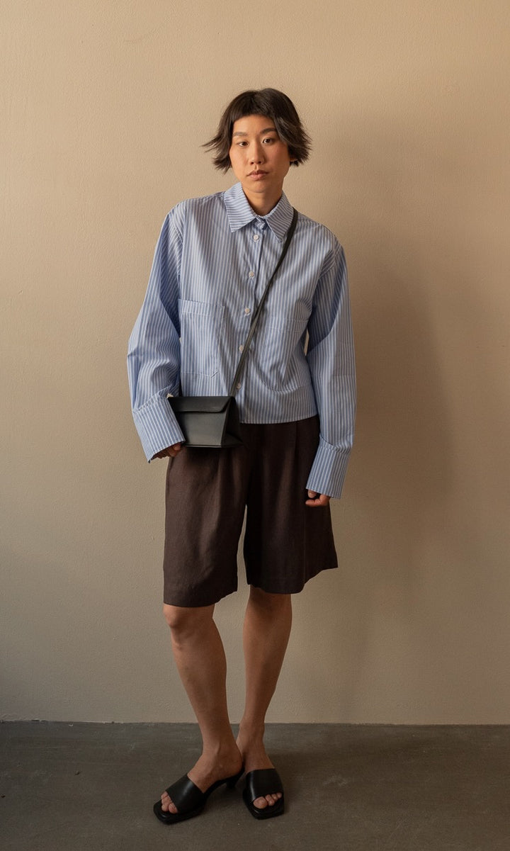 Linen Bermuda shorts in brown