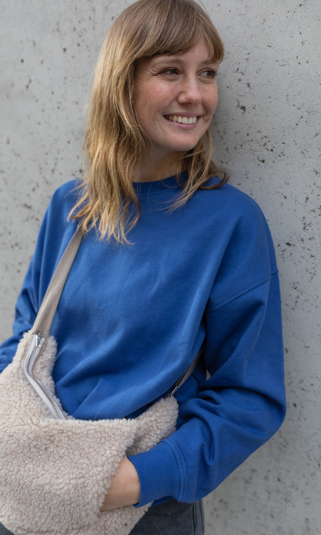 Oversized Sweater mit seitlicher Stillfunktion