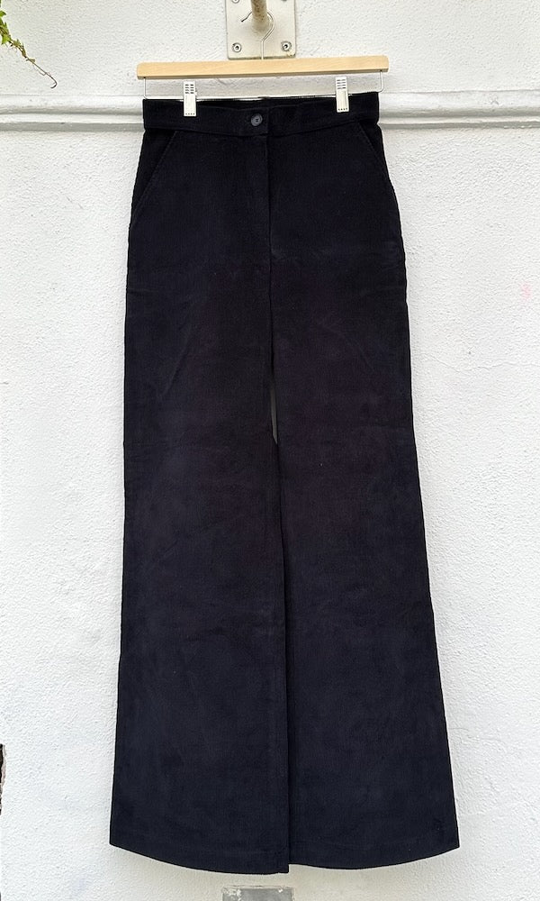 High Waist Cordhose - Letztes Einzelstück Größe XS
