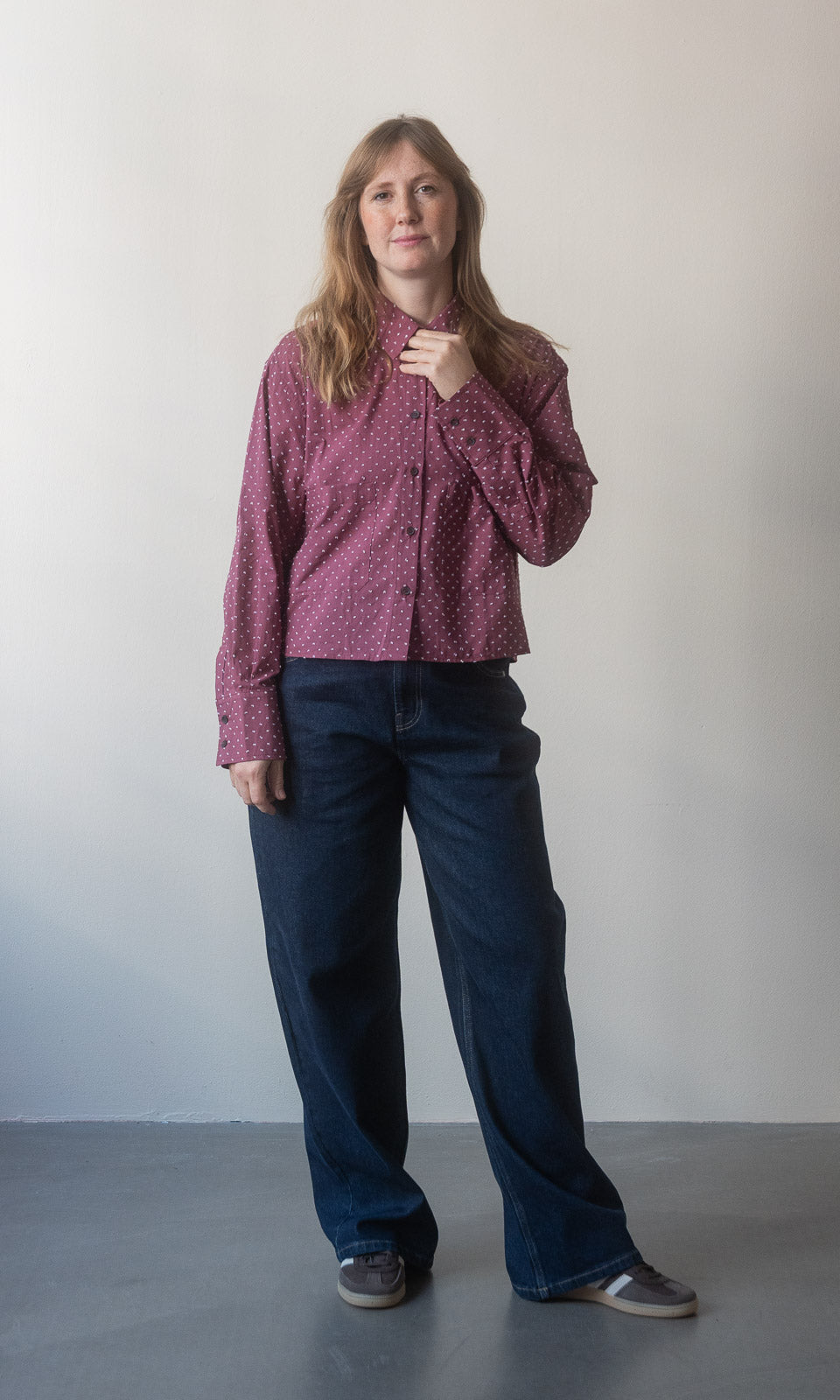 Cropped Oversized Hemd / Burgund-Rosa gepunktet