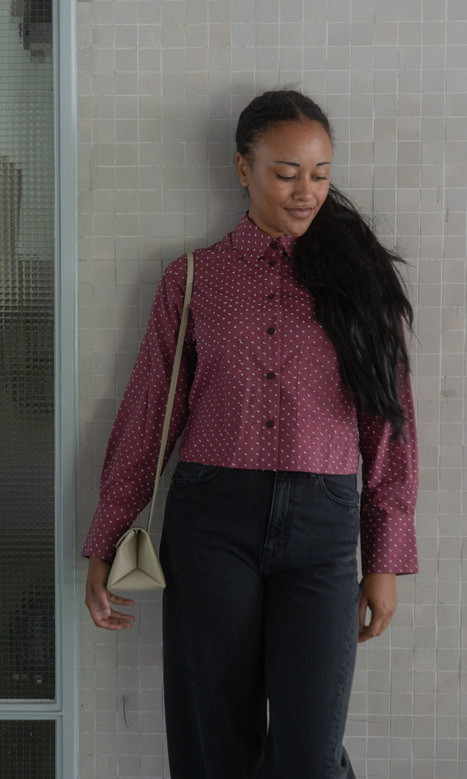 Cropped Oversized Hemd / Burgund-Rosa gepunktet