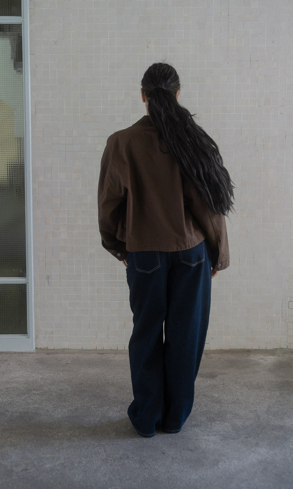 Jeansjacke mit aufgesetzten Taschen / Braun
