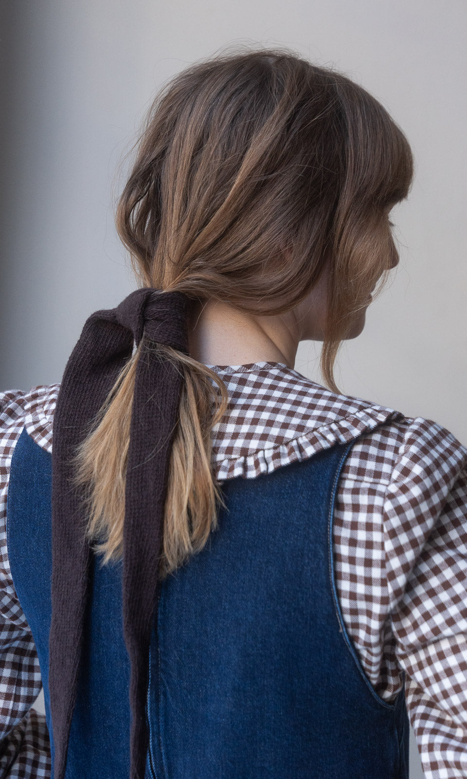 Kleiner Strickschal zum Binden aus Wolle / Braun - abricot coco