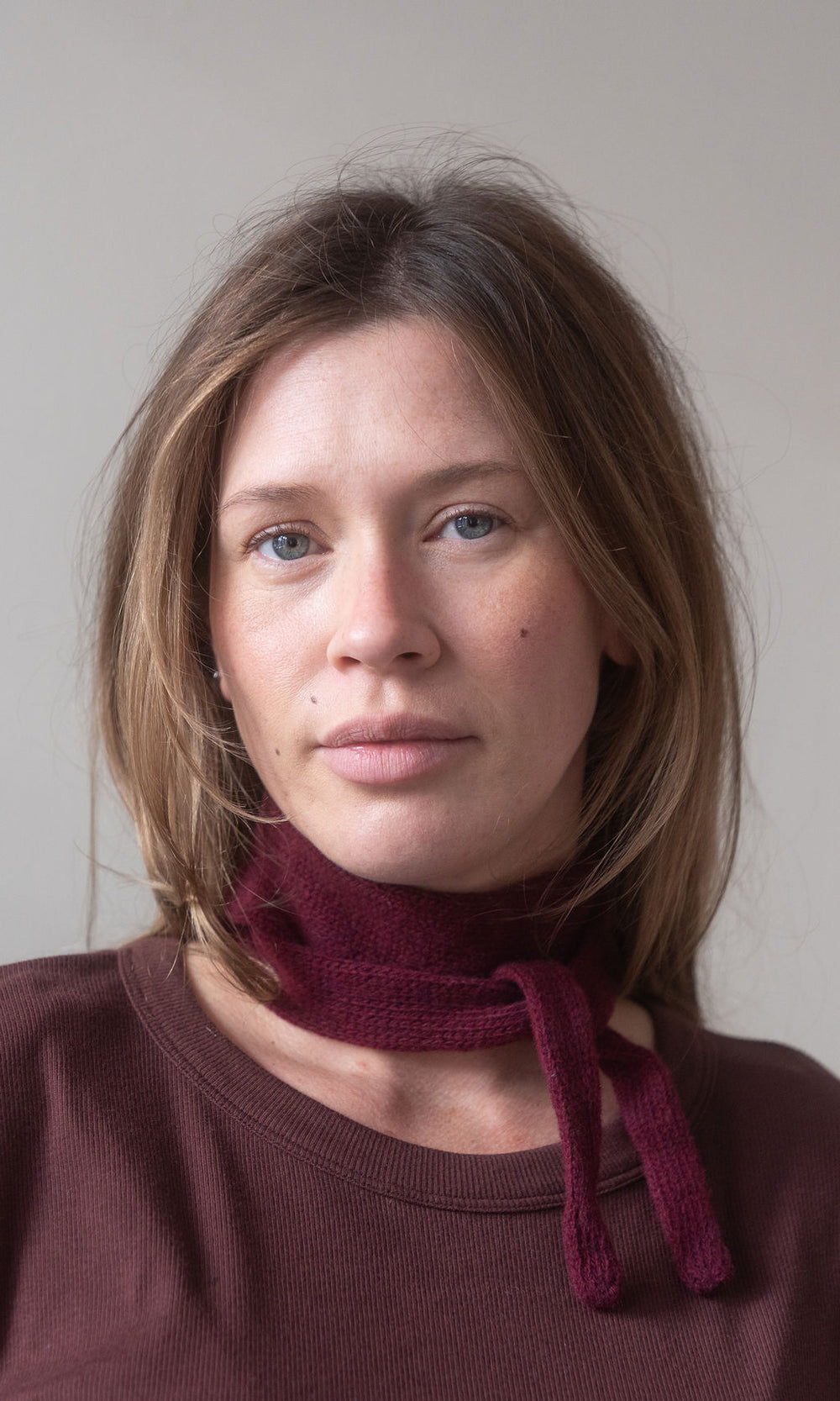 Kleiner Strickschal zum Binden aus Wolle / Burgund - abricot coco
