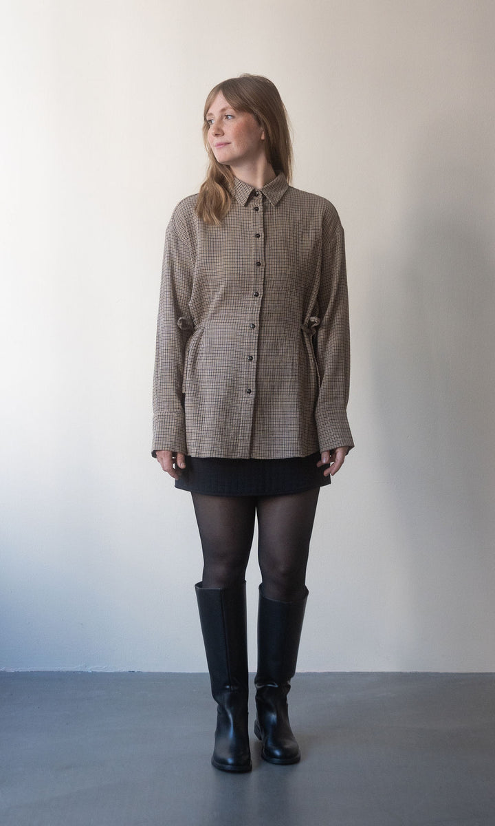 Bluse Liv mit Schleifen / beige-kariert