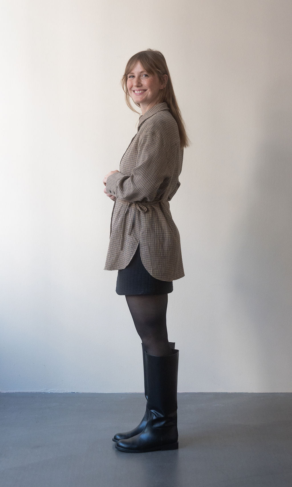 Bluse Liv mit Schleifen / beige-kariert
