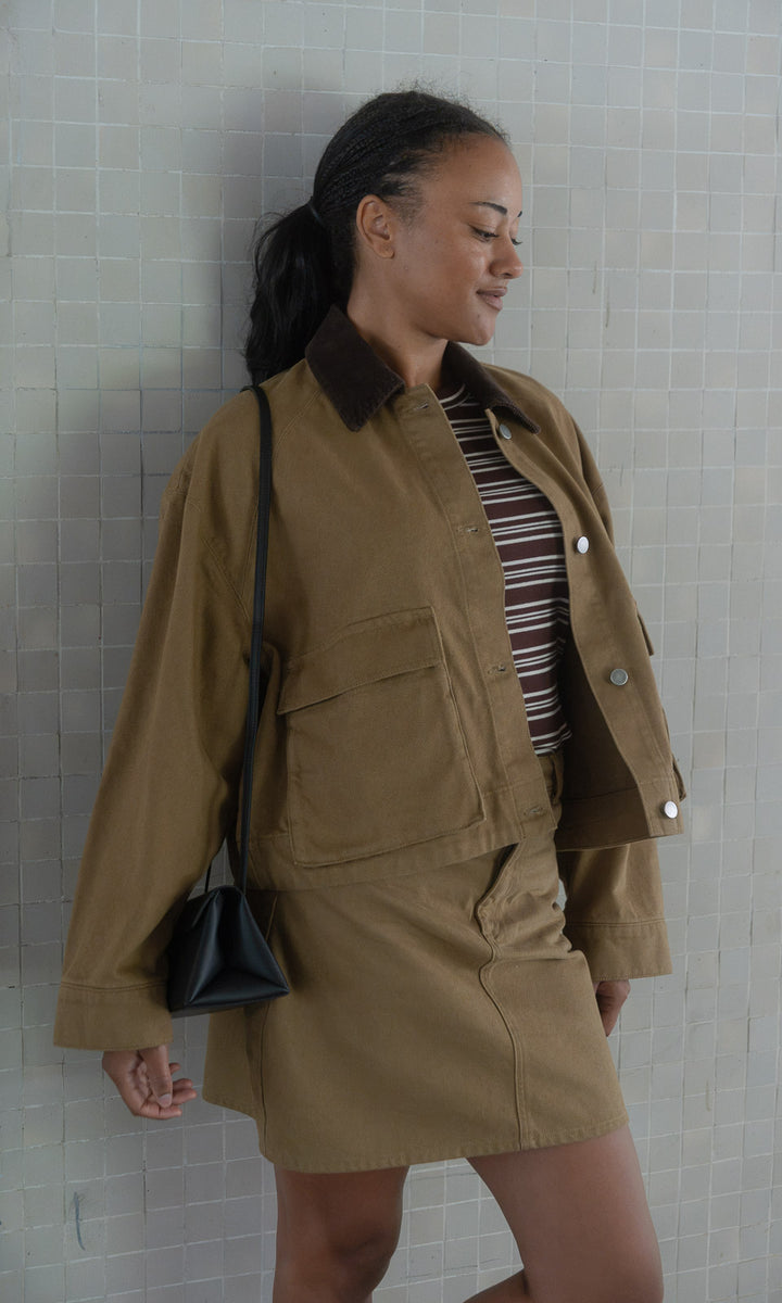 Jeansjacke mit aufgesetzten Taschen / Khaki