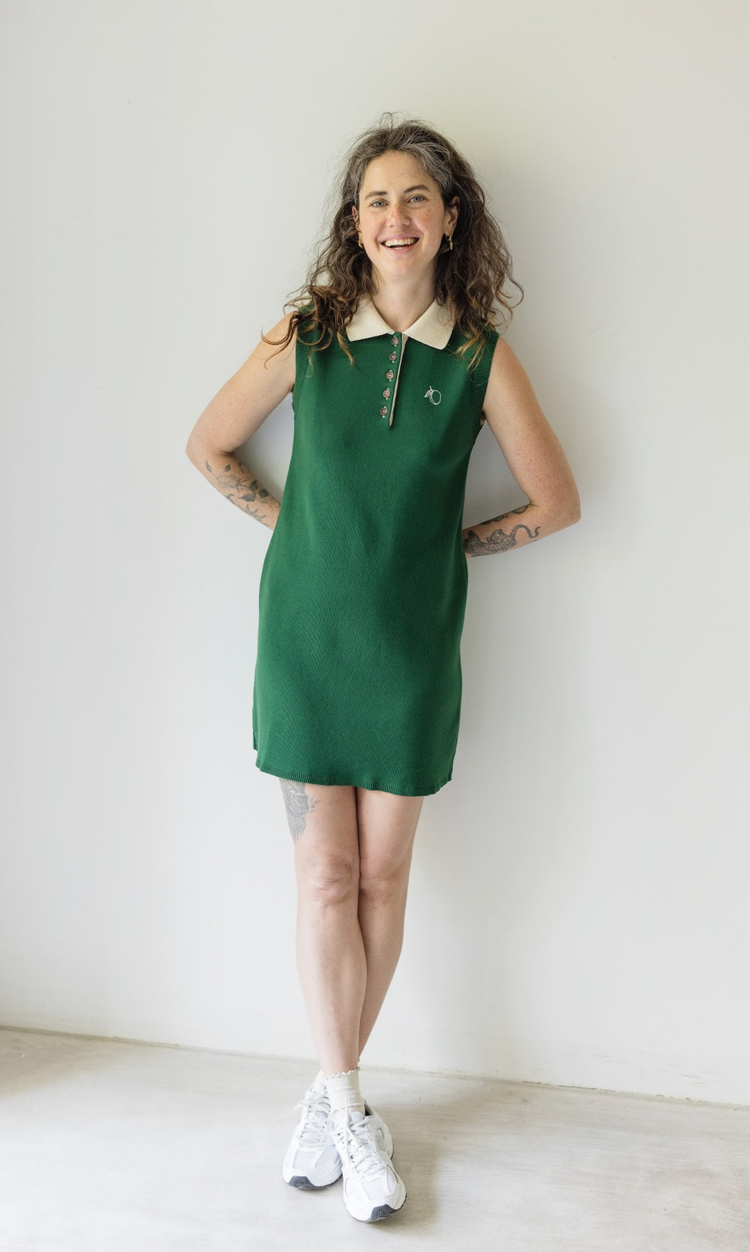 Ärmelloses Kleid Toni aus Strick mit Polo Kragen - abricot coco