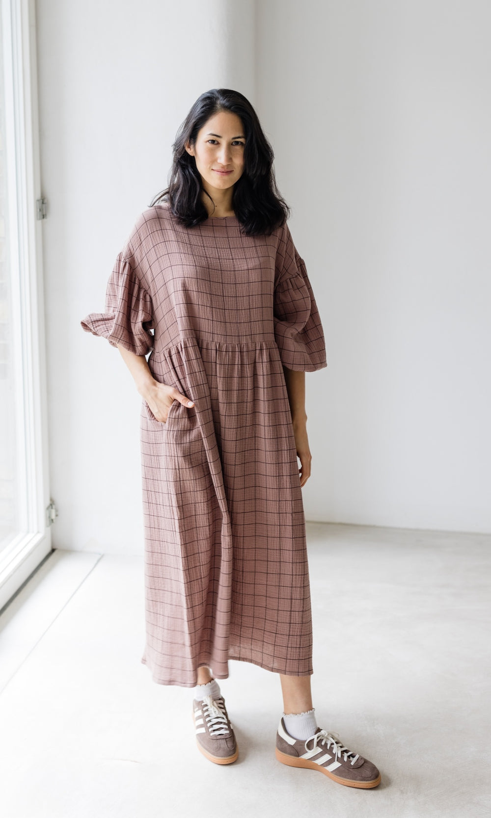Kleid, Musselin, Karo, weit, Ballon Ärmel, braun