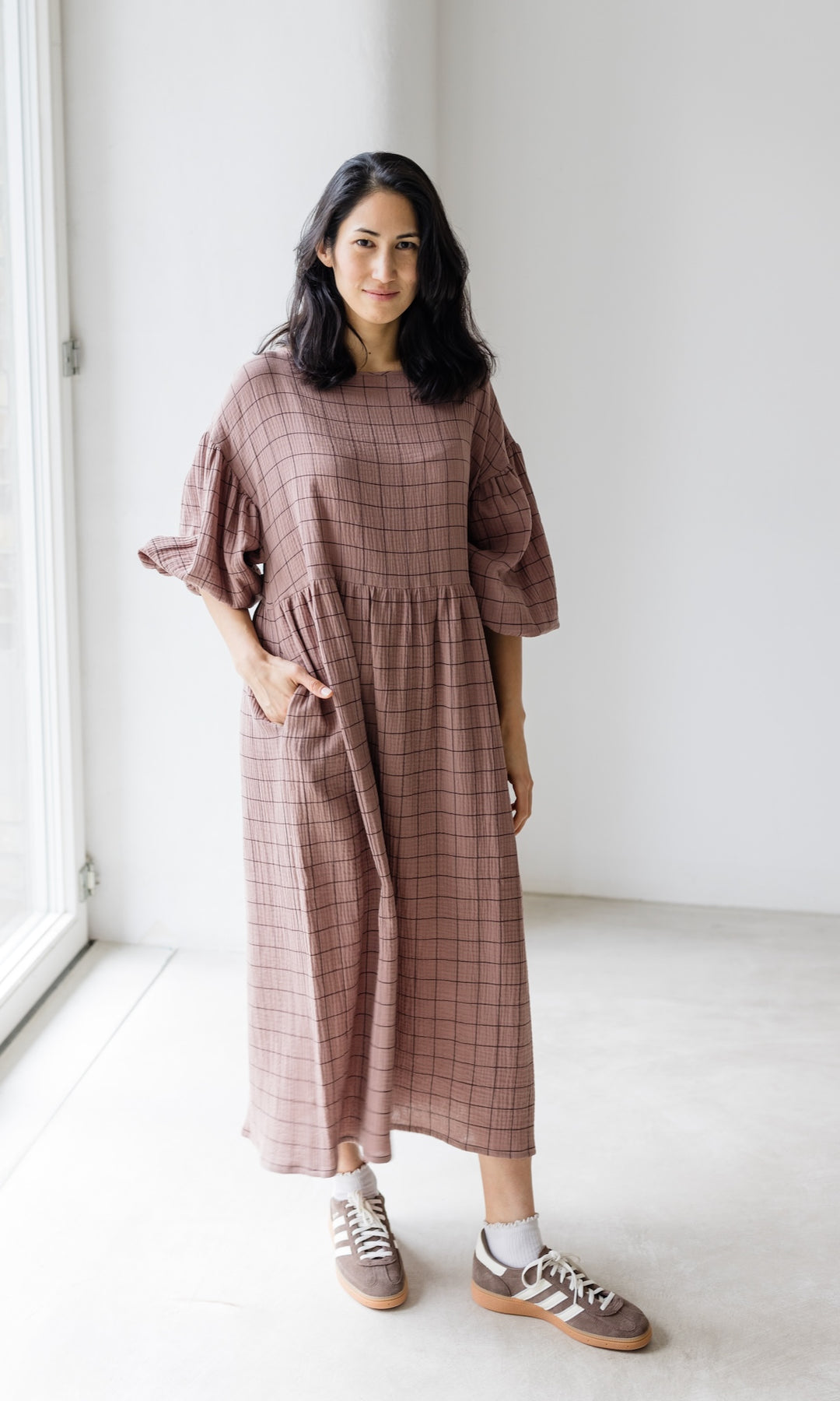 Kleid, Musselin, Karo, weit, Ballon Ärmel, braun