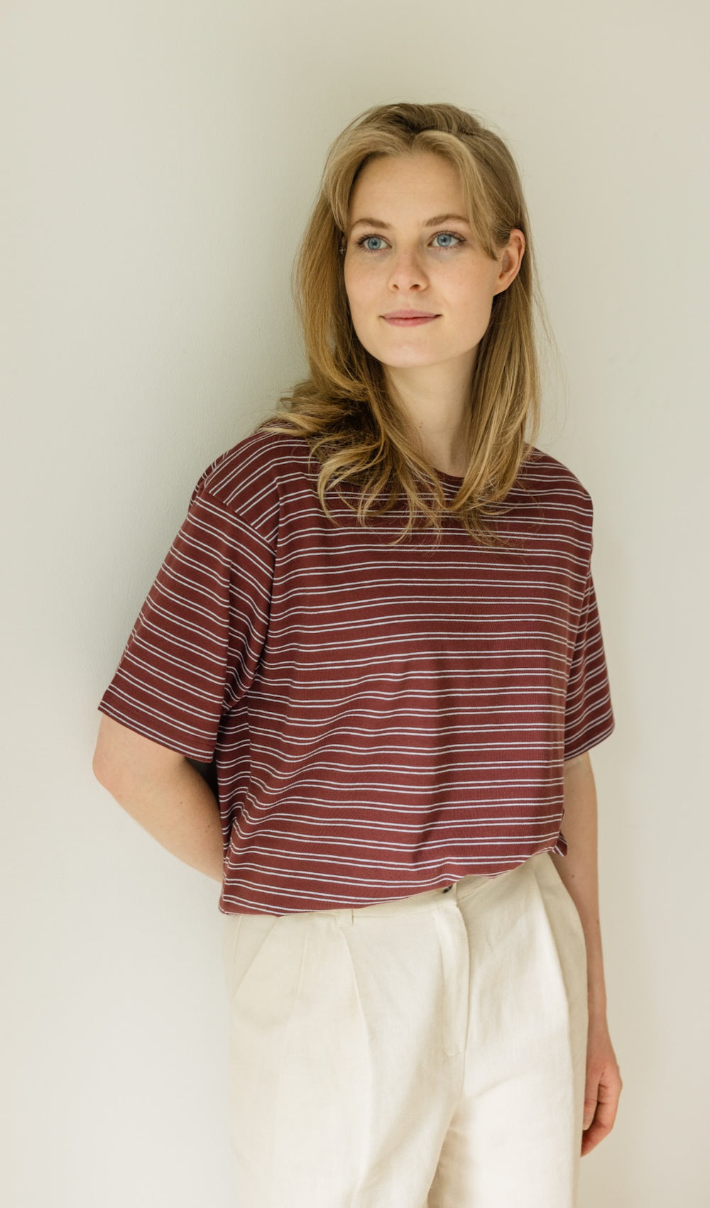Oversized T-Shirt in Burgund-gestreift - abricot coco