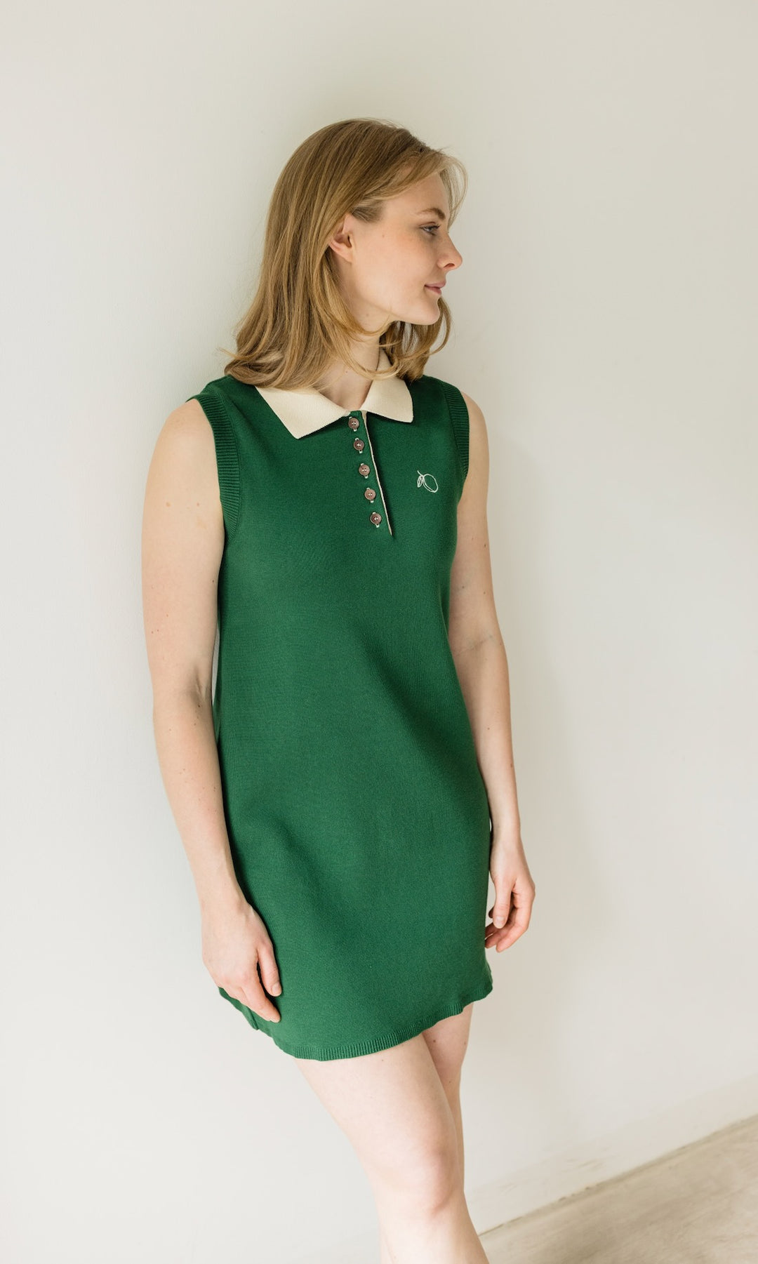 Ärmelloses Kleid Toni aus Strick mit Polo Kragen - abricot coco