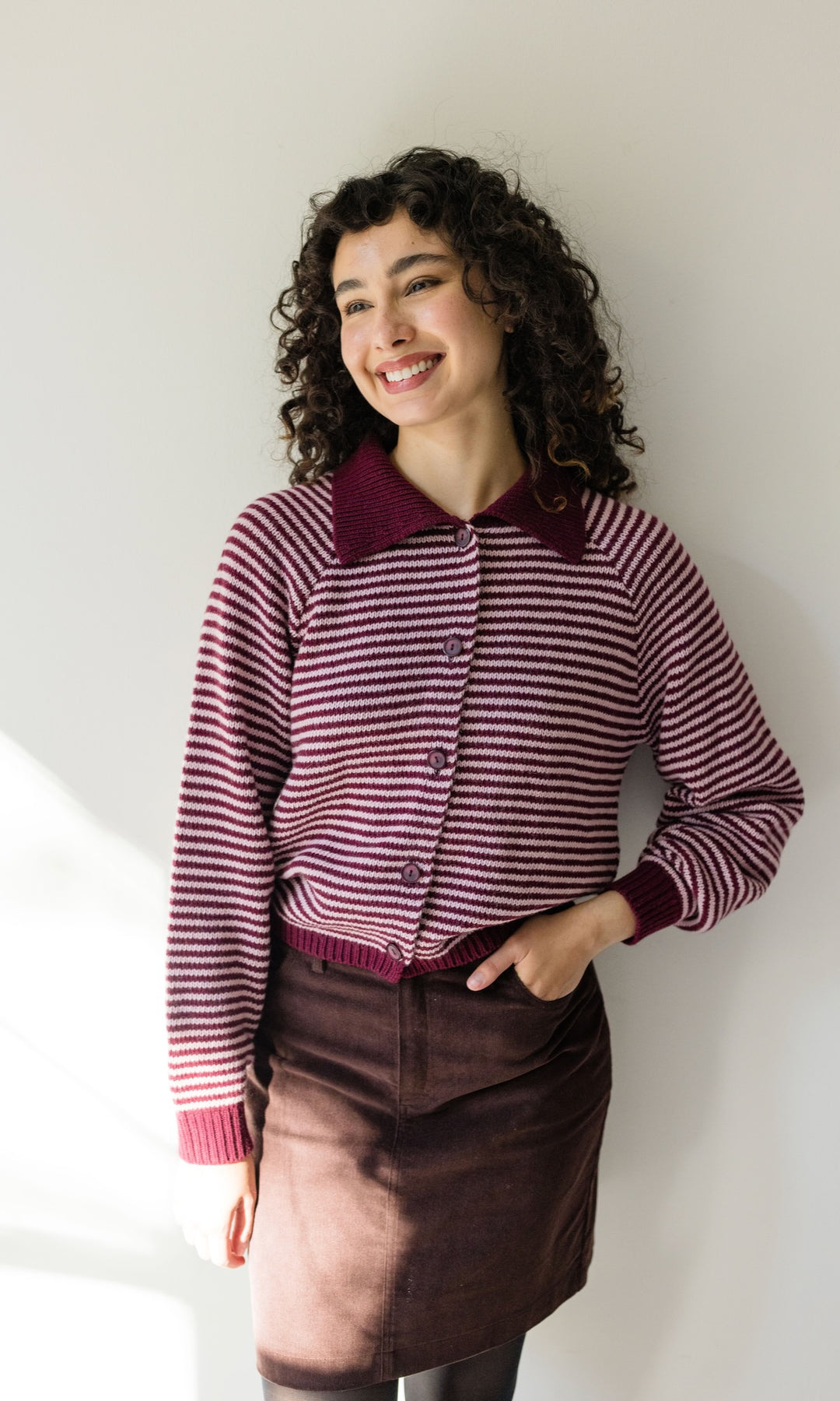 Gestreifte Strickjacke JOLA mit Kragen