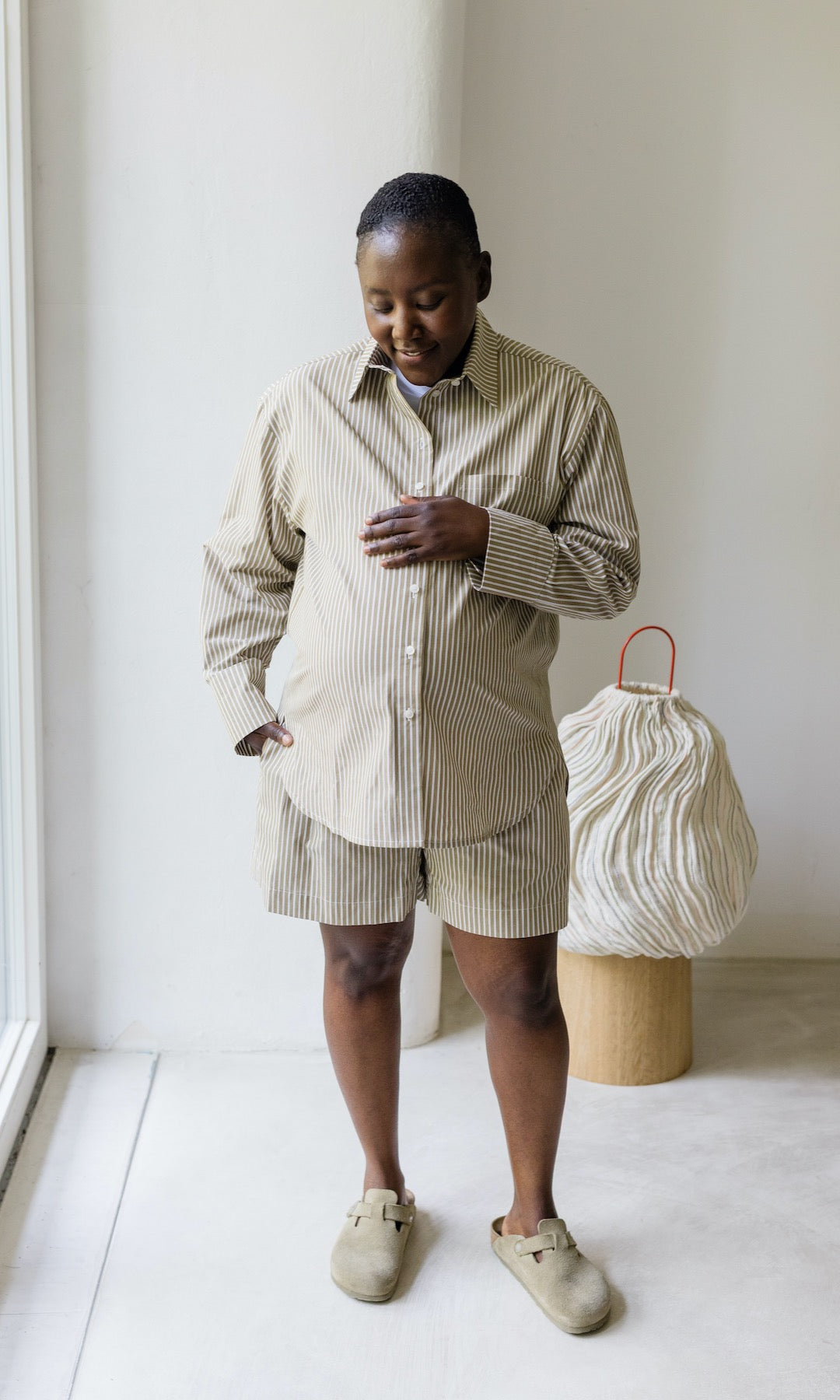 Schwangerschafts-Shorts Olive gestreift - abricot coco