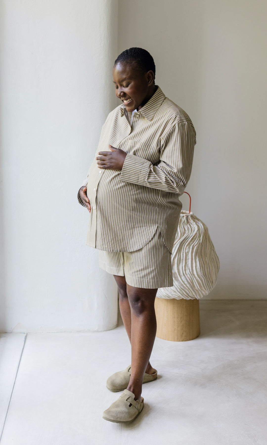 Schwangerschafts-Shorts Olive gestreift - abricot coco