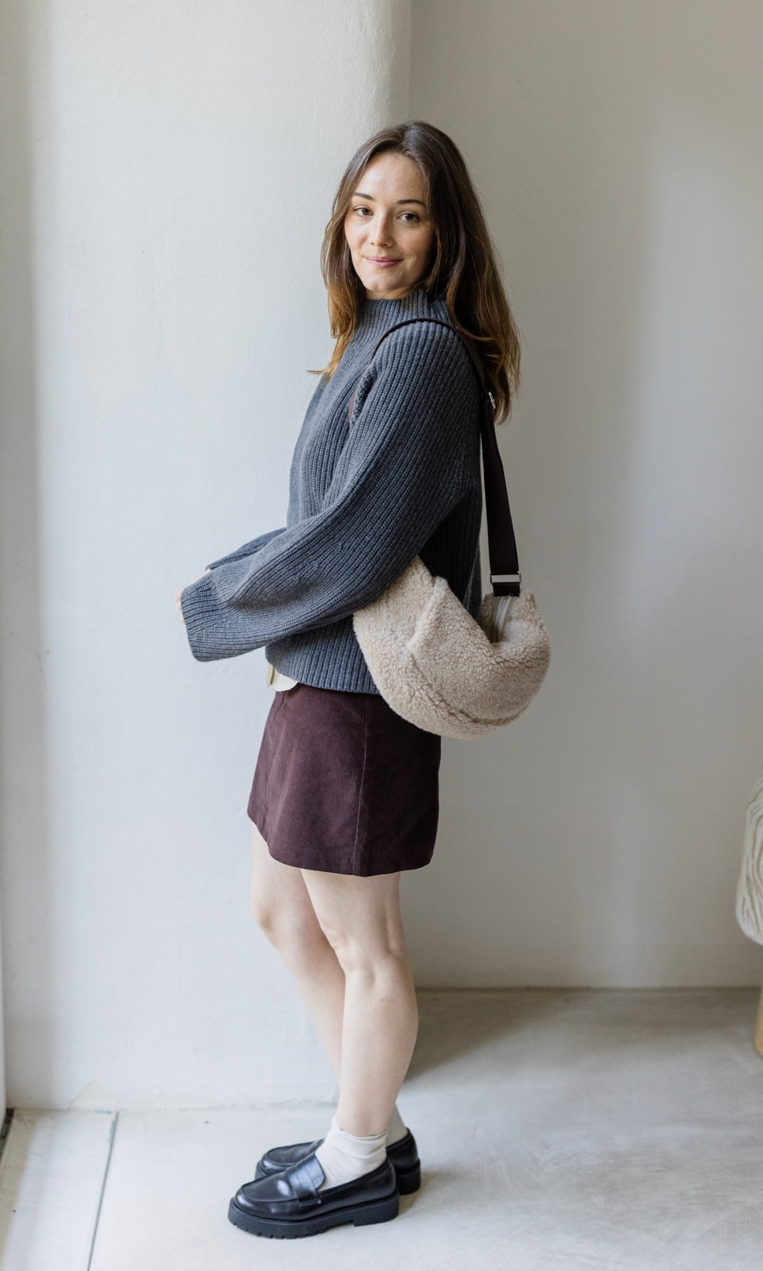 Schafwoll Crossbody Bag mit Handwärmer (Schurwolle) - abricot coco
