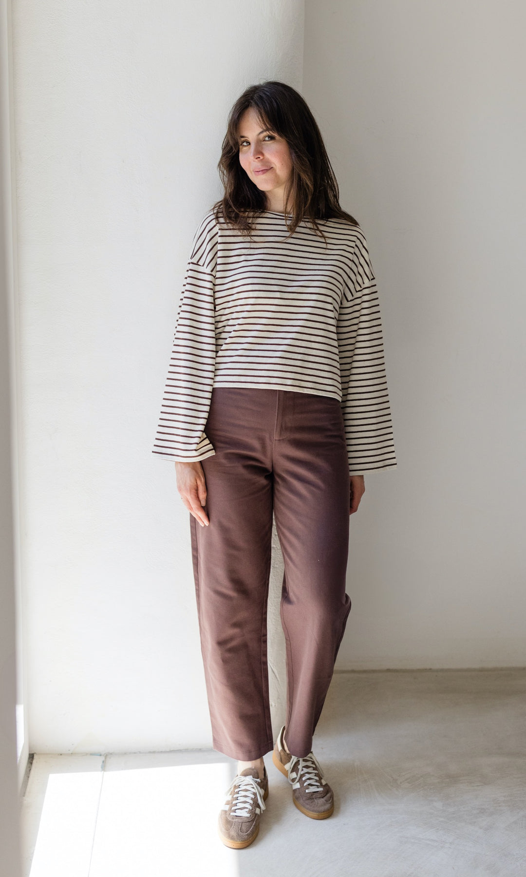 Barrel Jeans in Braun