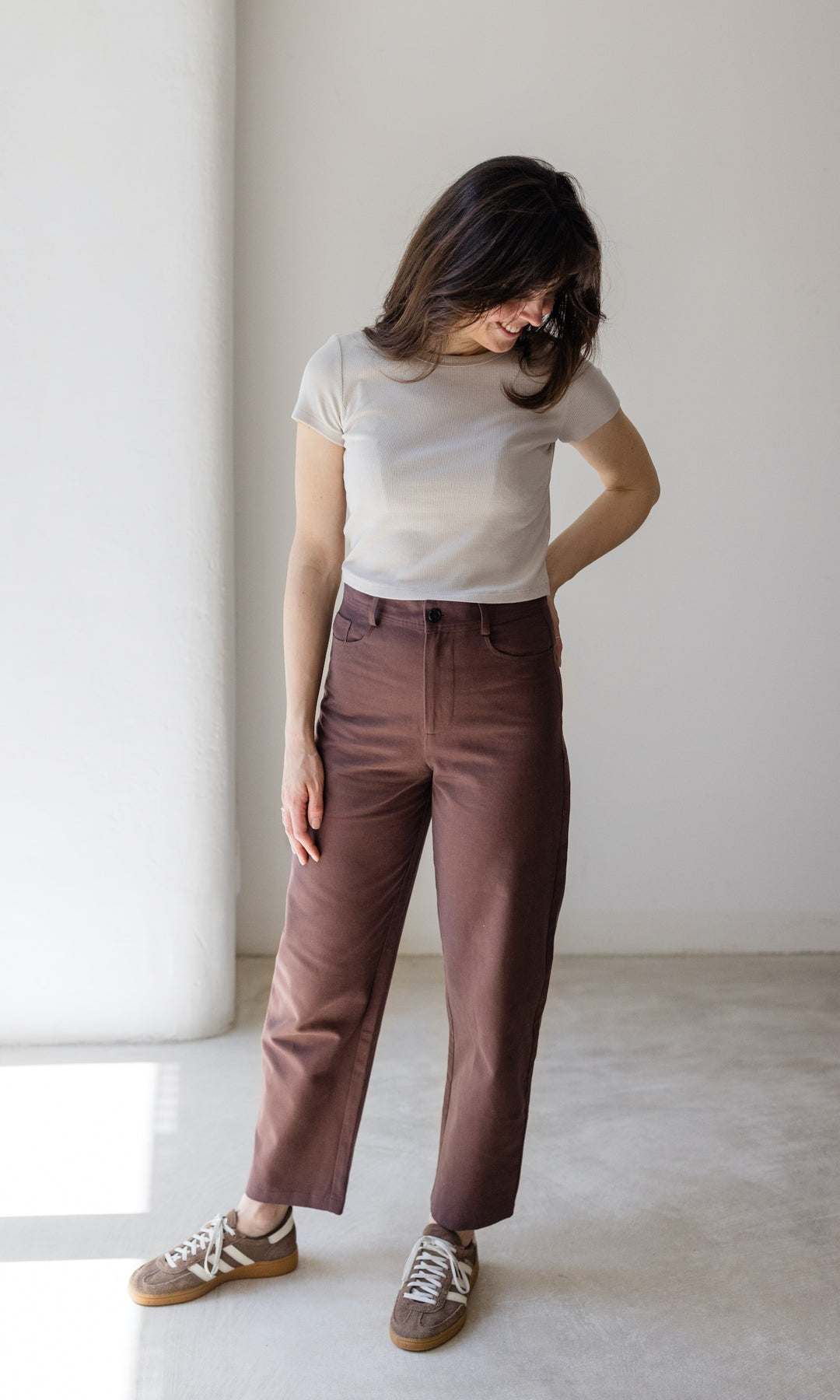 Barrel Jeans in Braun