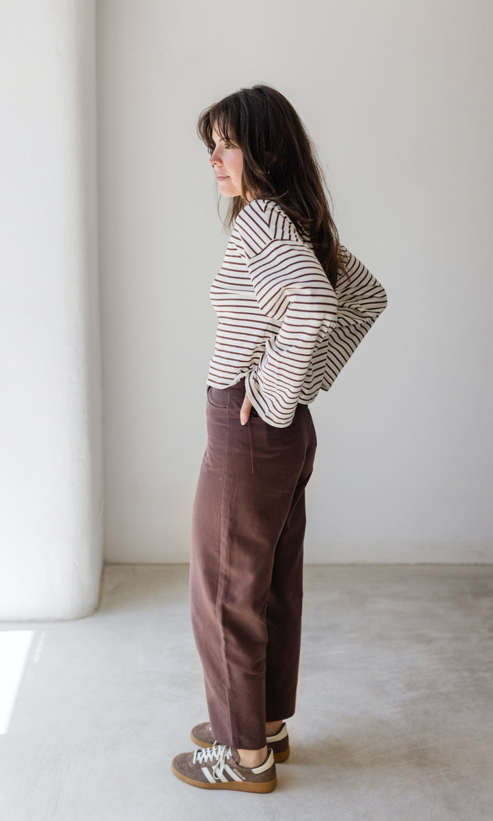 Barrel Jeans in Braun