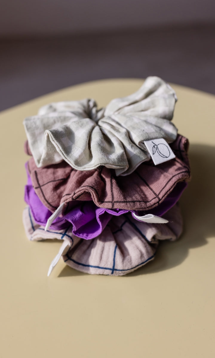 Scrunchie April