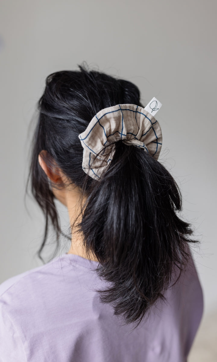 Scrunchie April