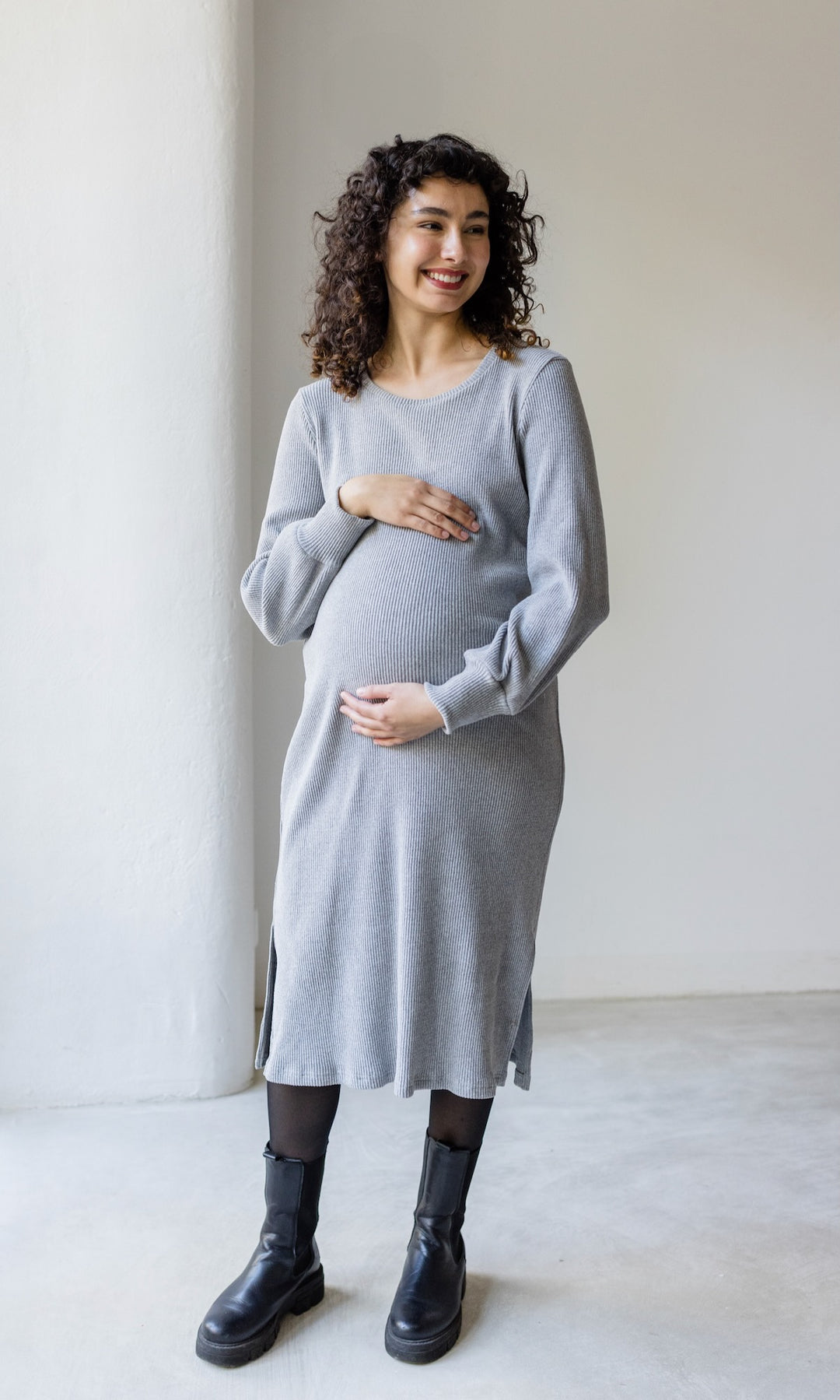 Langes Strickkleid Jules mit seitlicher Stillfunktion Grau