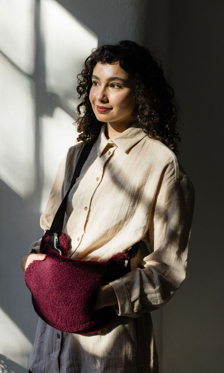 Schafwoll Crossbody Bag mit Handwärmer (Schurwolle)