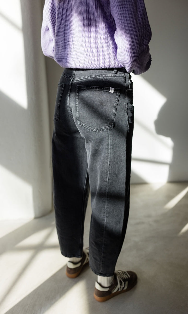 Barrel Jeans aus Bio Baumwolle Washed Black - abricot coco