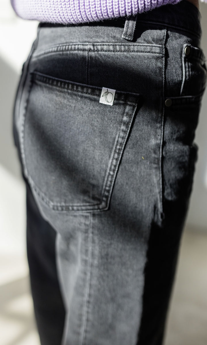 Barrel Jeans aus Bio Baumwolle Washed Black - abricot coco