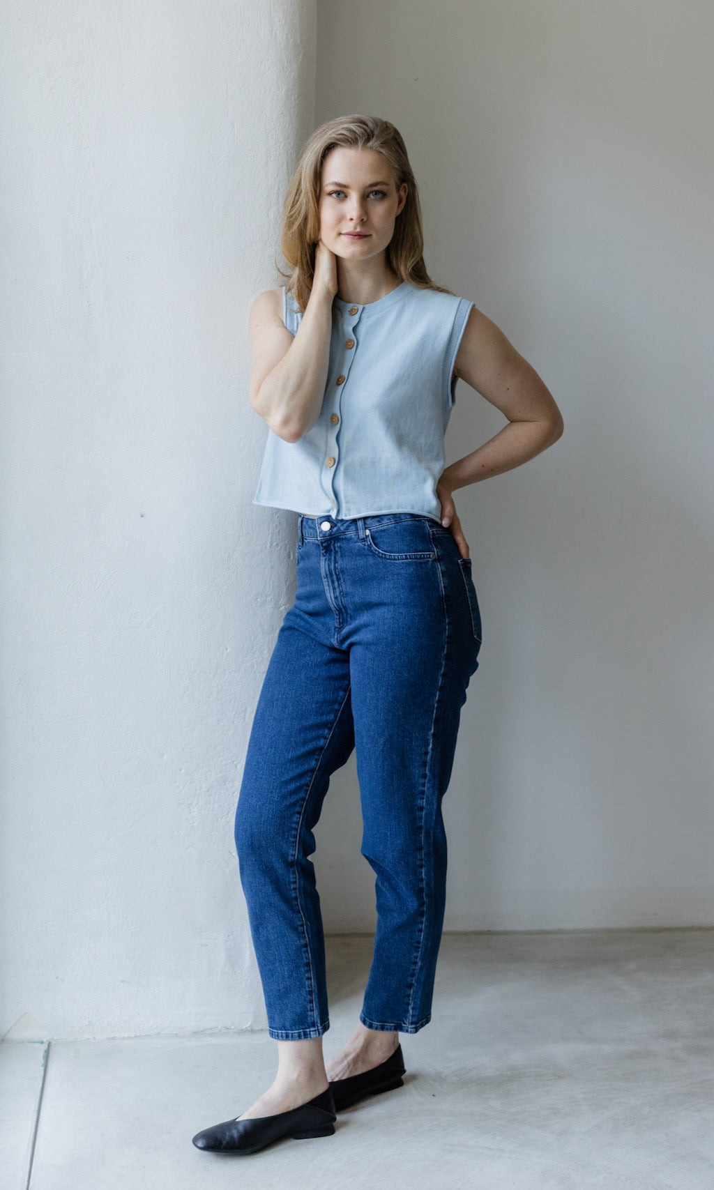 Strickweste mit Knöpfen aus Bio Baumwolle