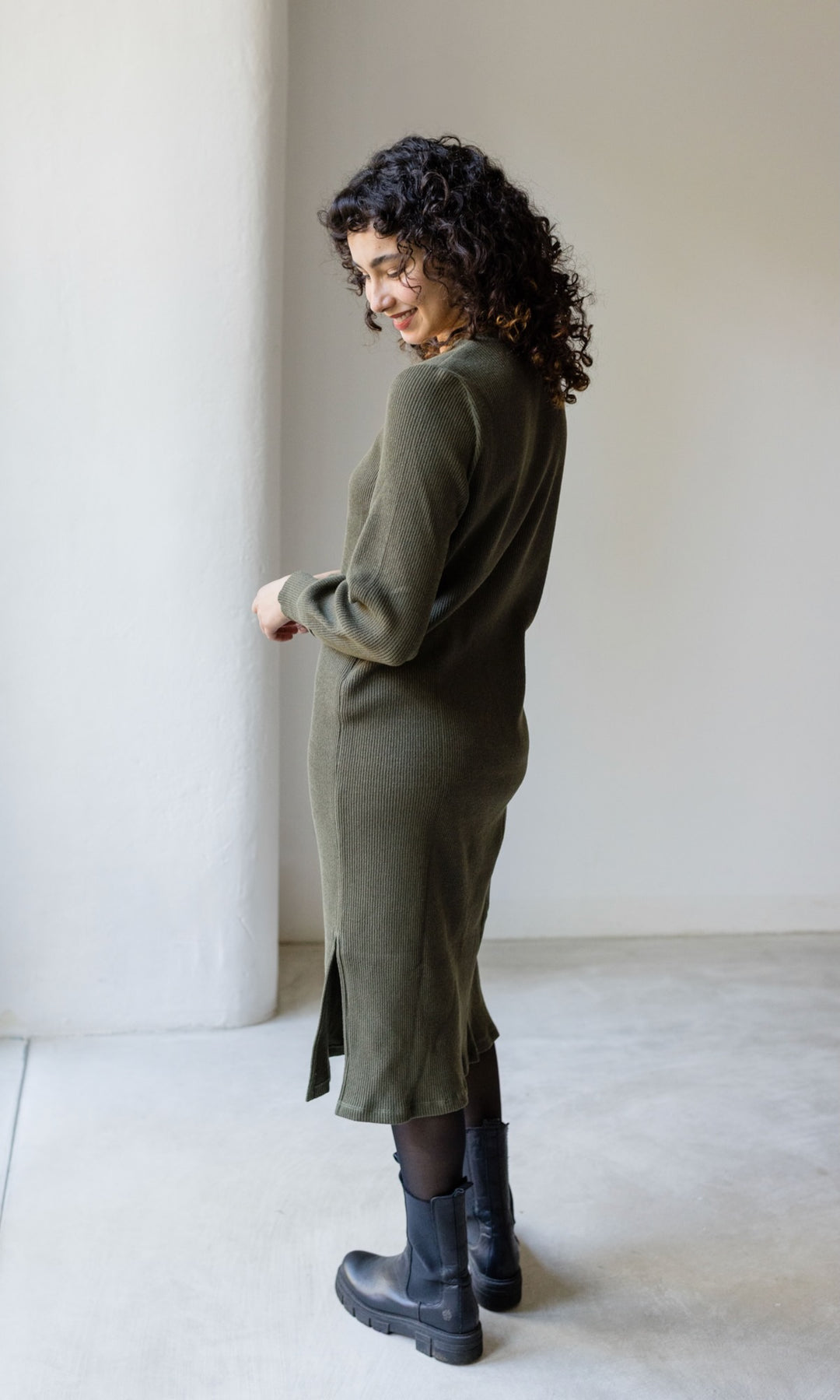 Langes Strickkleid Jules mit seitlicher Stillfunktion