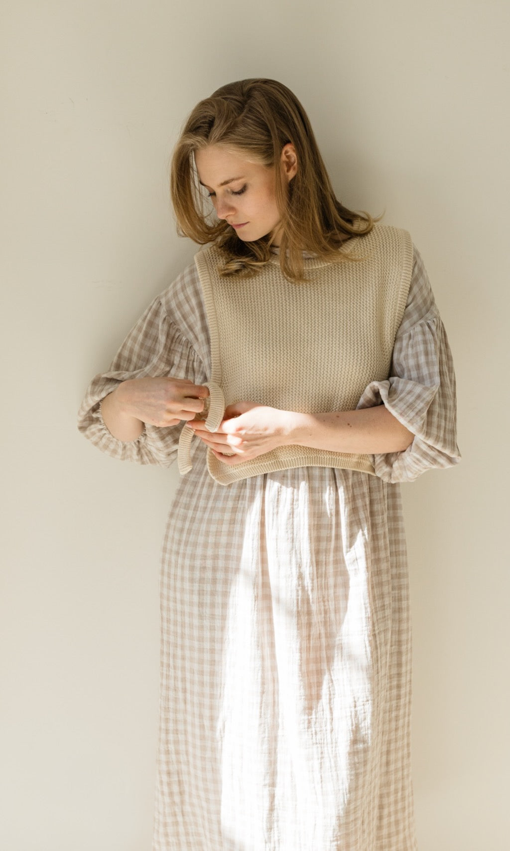 Pullunder mit seitlichem Bindedetail in Creme aus Bio Baumwolle - abricot coco