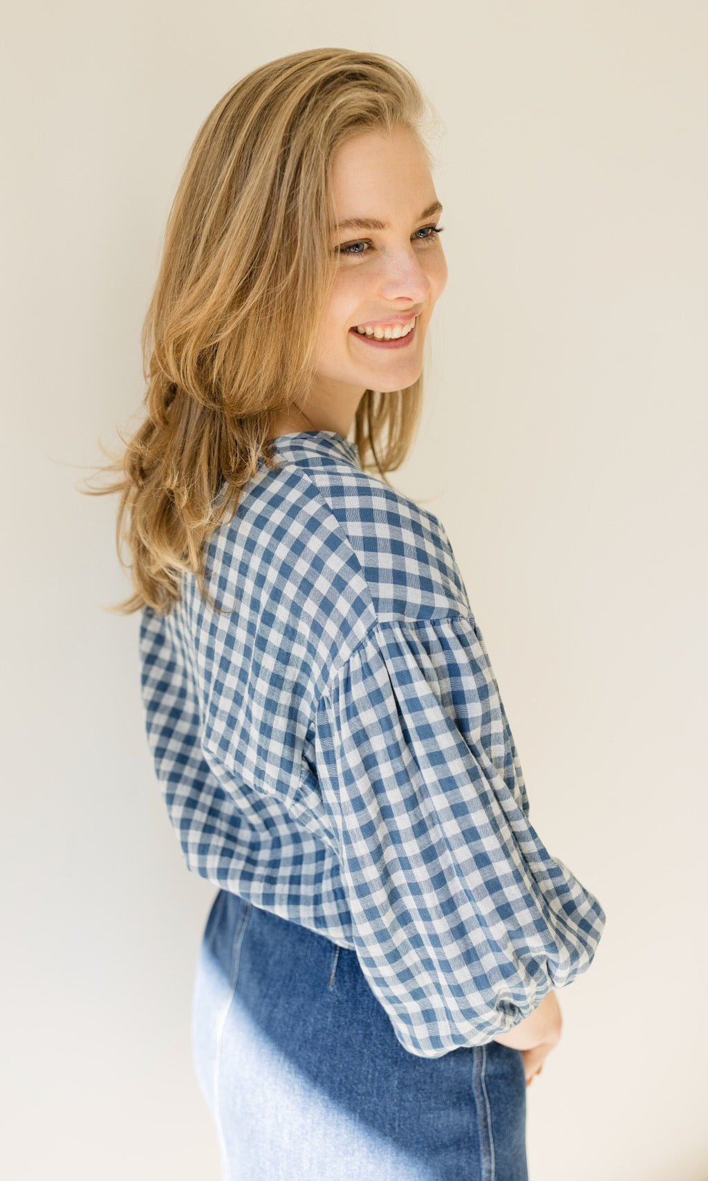 Bluse April in Karo Blau - abricot coco
