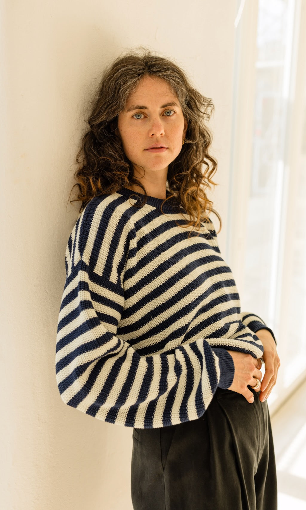 Gestreifter Strickpullover aus Bio Baumwolle - abricot coco