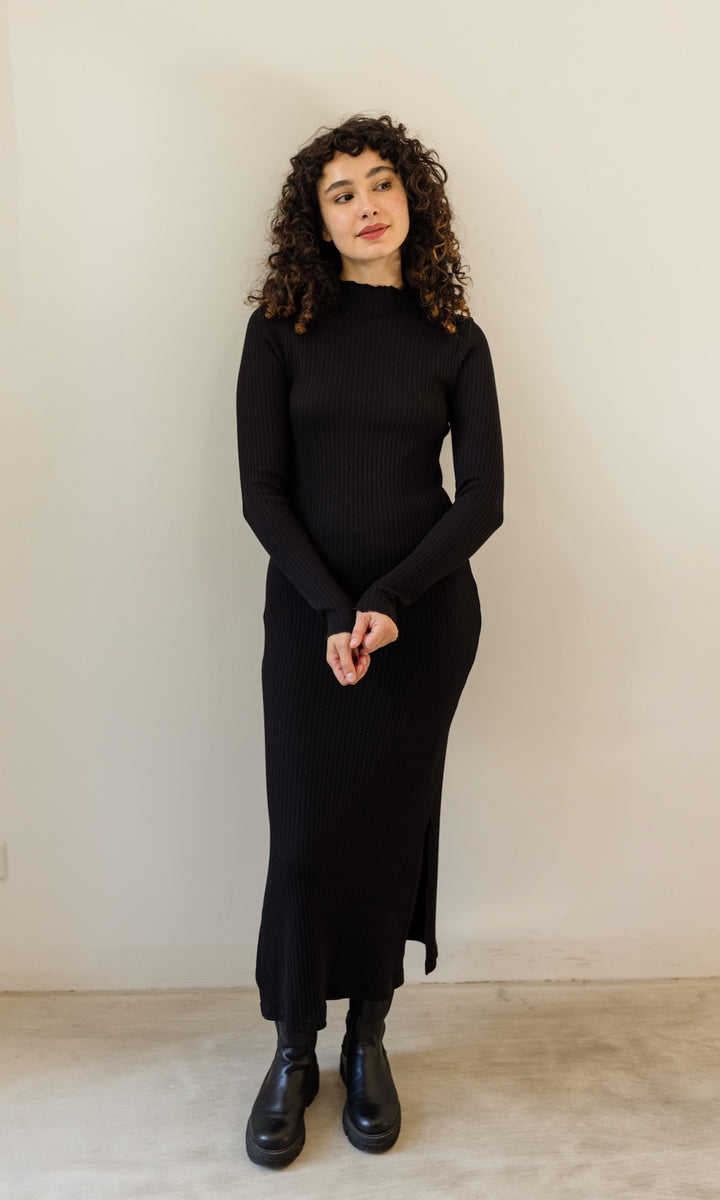 Langes Strickkleid Jil mit Stillfunktion in Schwarz