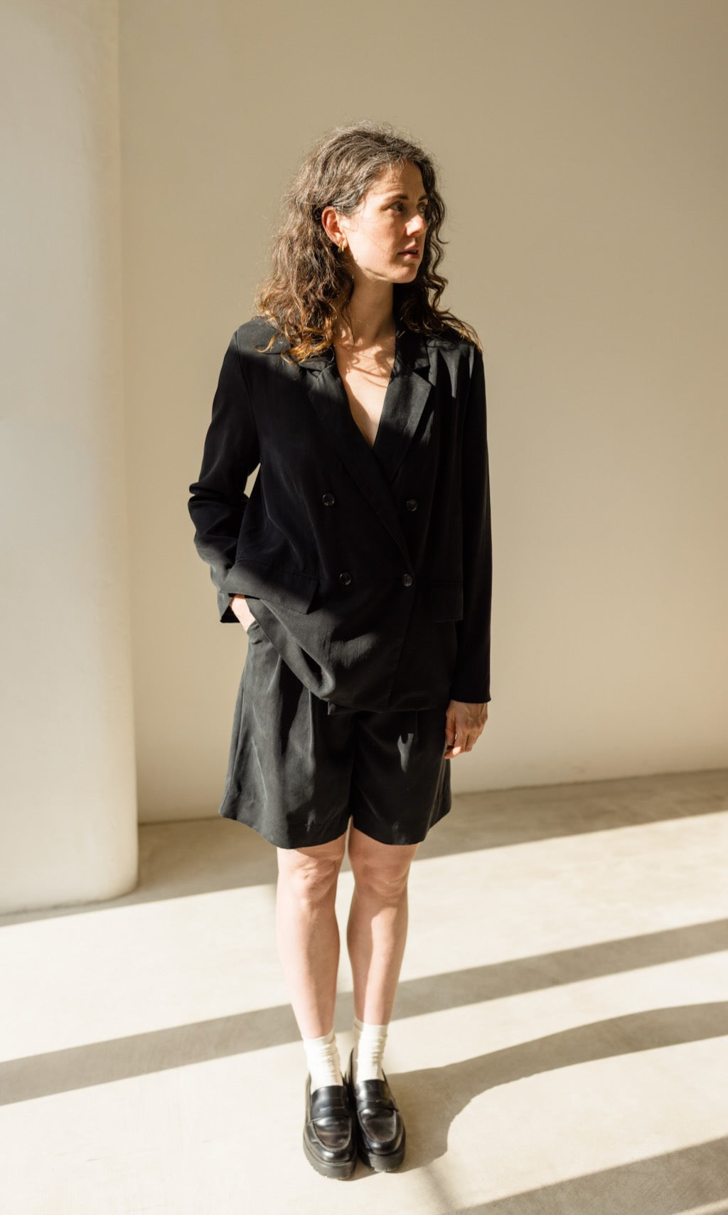 High-Waist Bermuda aus Lyocell in Schwarz