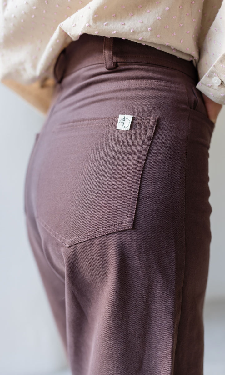 Barrel Hose in Braun