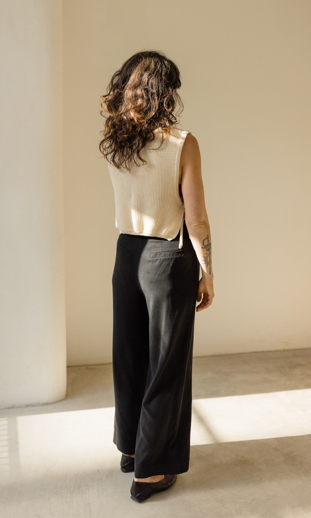 Pullunder mit seitlichem Bindedetail in Creme aus Bio Baumwolle - abricot coco