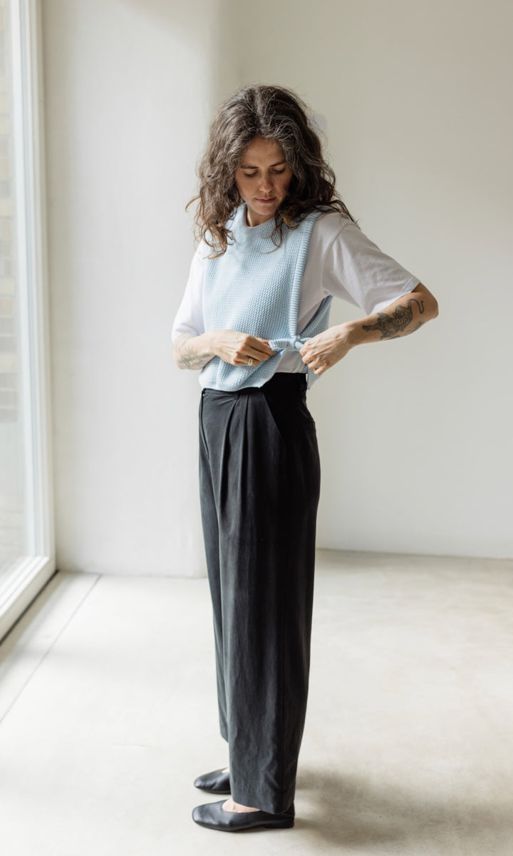 Pullunder mit seitlichem Bindedetail Hellblau aus Bio Baumwolle - abricot coco