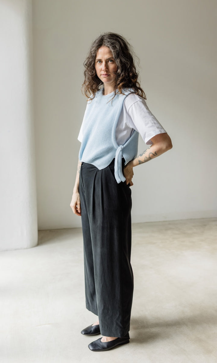 Pullunder mit seitlichem Bindedetail Hellblau aus Bio Baumwolle - abricot coco