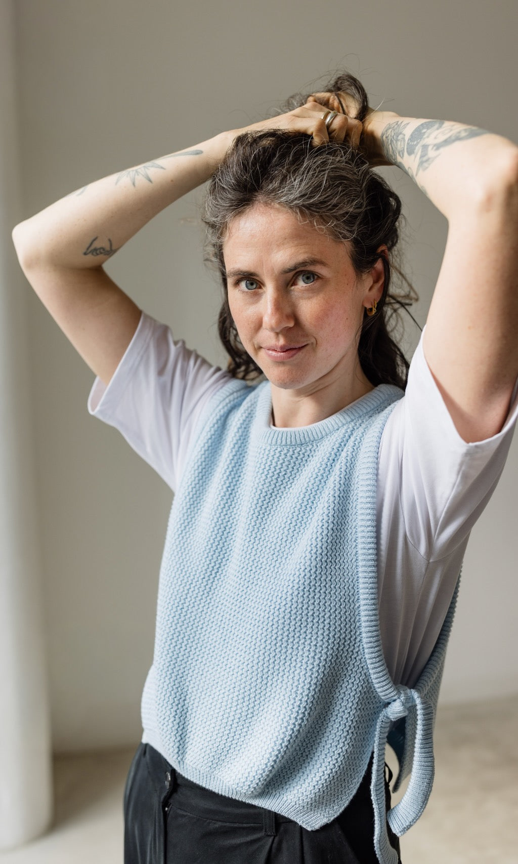 Pullunder mit seitlichem Bindedetail Hellblau aus Bio Baumwolle - abricot coco