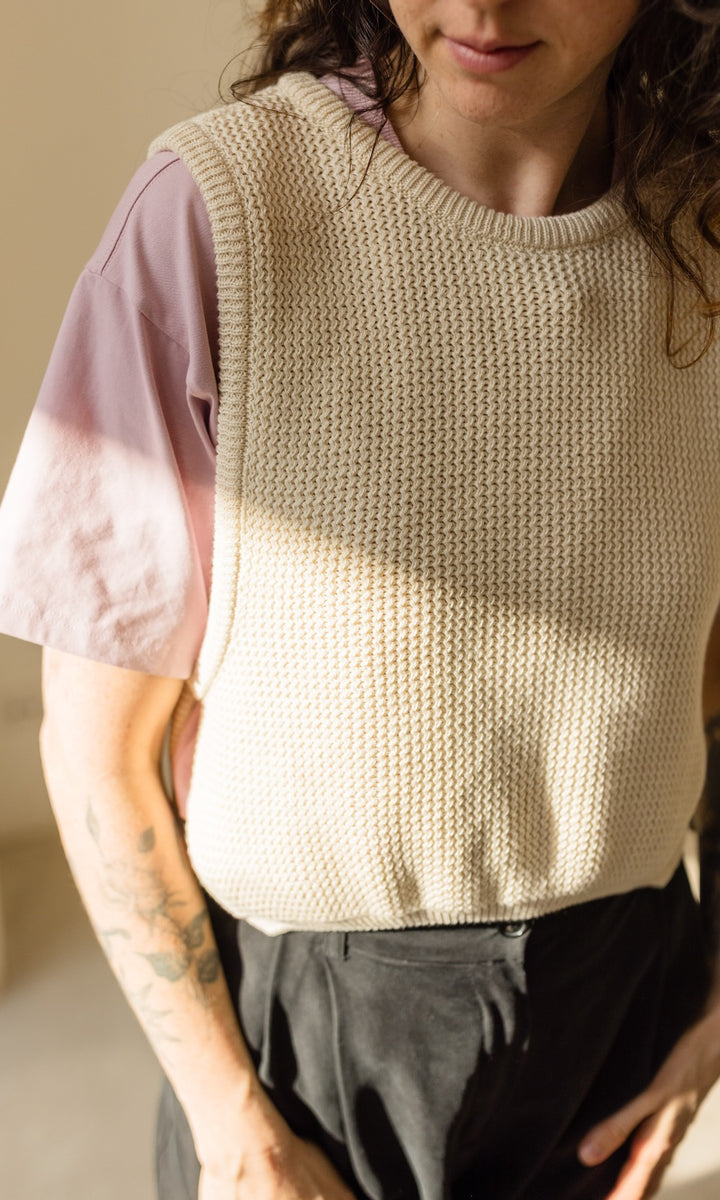 Pullunder mit seitlichem Bindedetail in Creme aus Bio Baumwolle - abricot coco