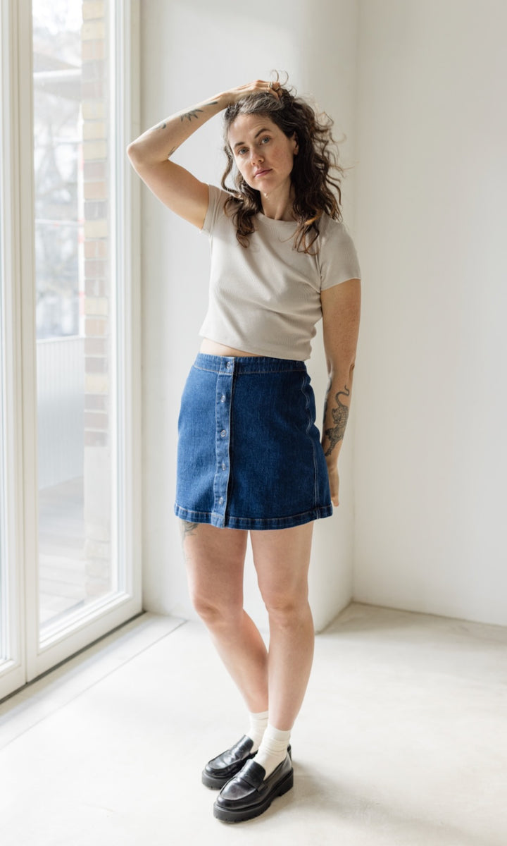 Mini Jeans Rock in klassischem Denim Blau aus Bio Baumwolle - abricot coco
