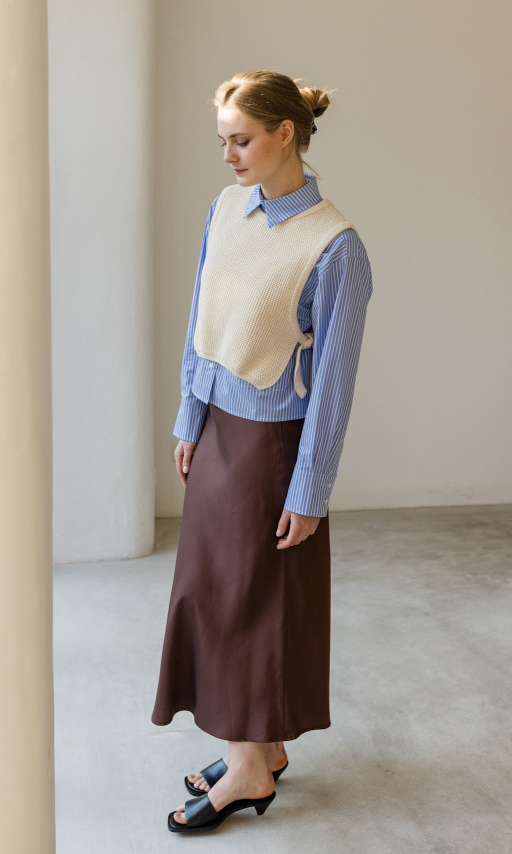 Pullunder mit seitlichem Bindedetail in Creme aus Bio Baumwolle - abricot coco