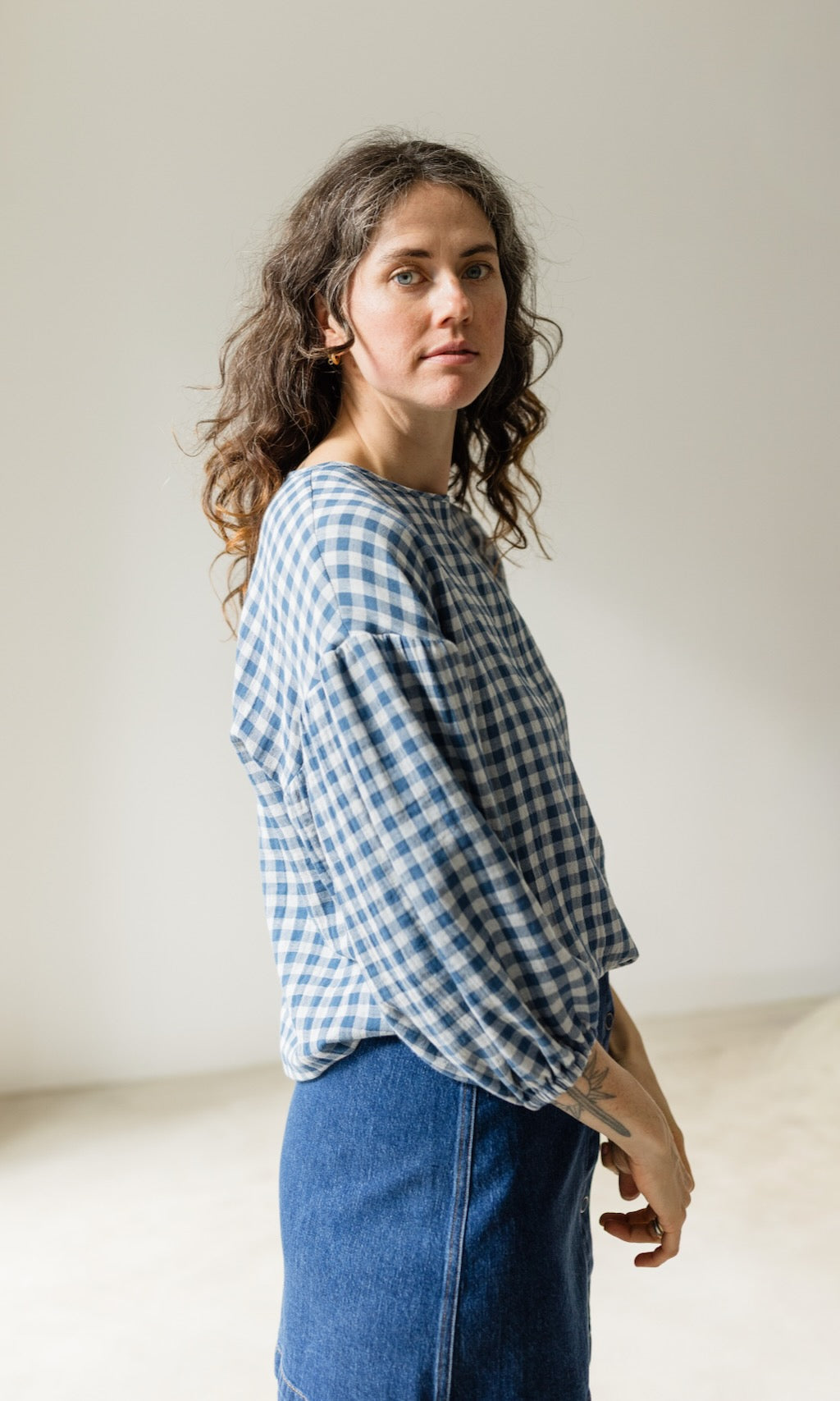 Bluse April in Karo Blau - abricot coco