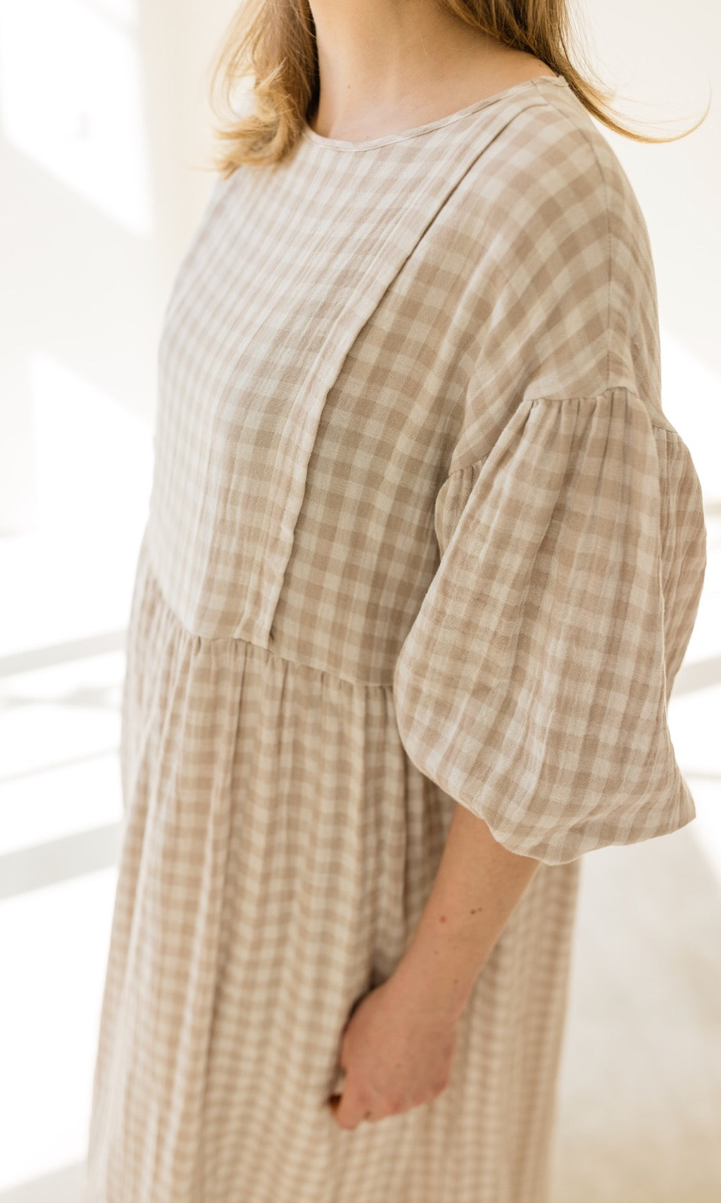 Langes Musselin Stillkleid April in Sesam Karo - abricot coco