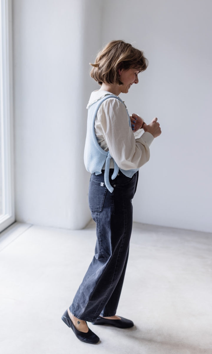 Pullunder mit seitlichem Bindedetail Hellblau aus Bio Baumwolle - abricot coco