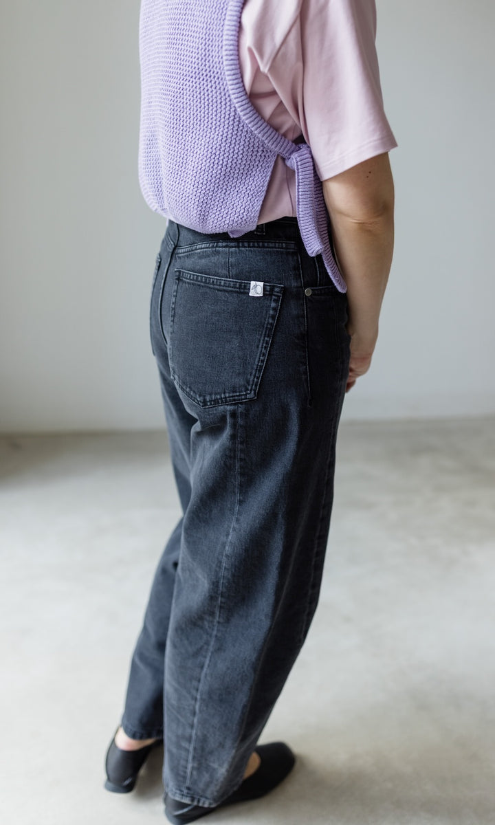 Barrel Jeans aus Bio Baumwolle Washed Black - abricot coco