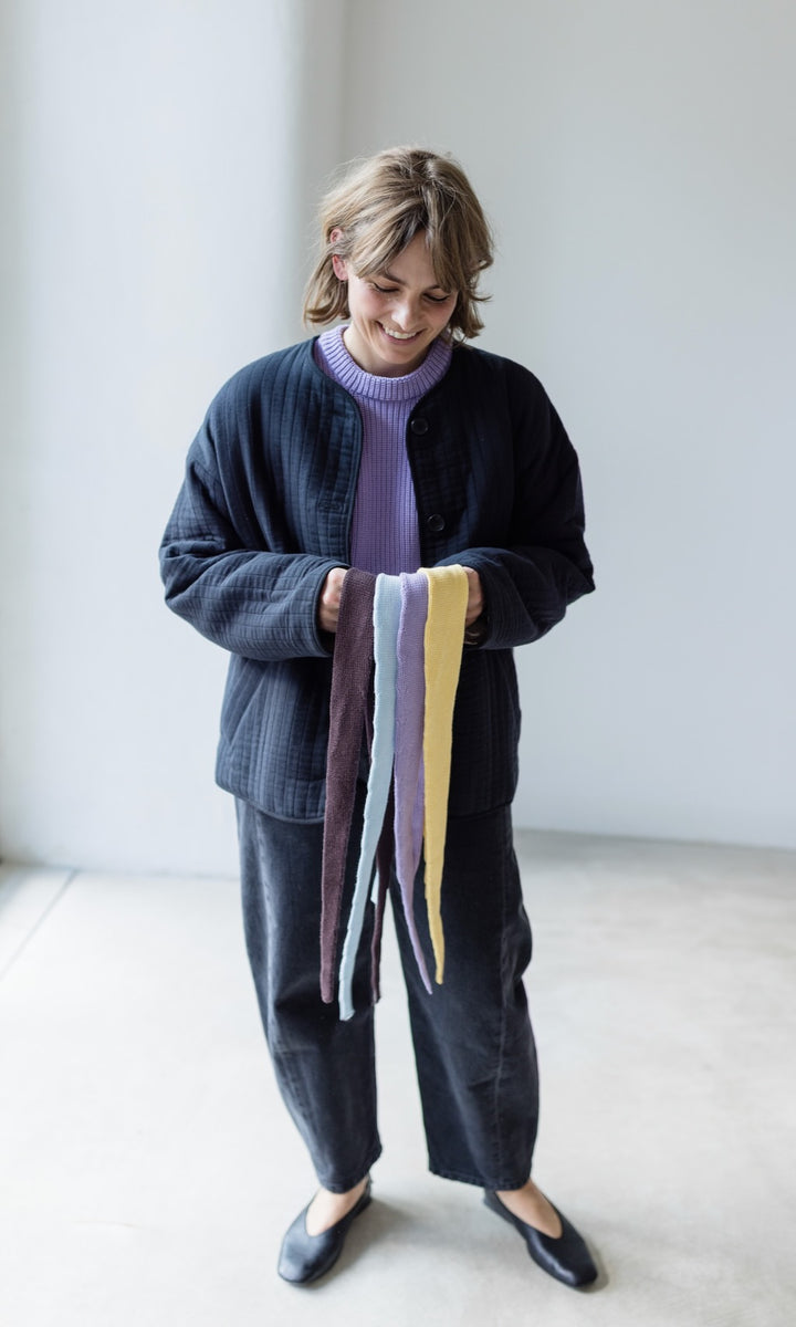 Kleiner Strickschal zum Binden Flieder aus Bio Baumwolle