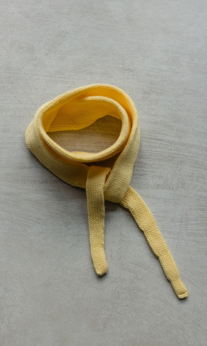 Kleiner Strickschal zum Binden Hellgelb aus Bio Baumwolle - abricot coco